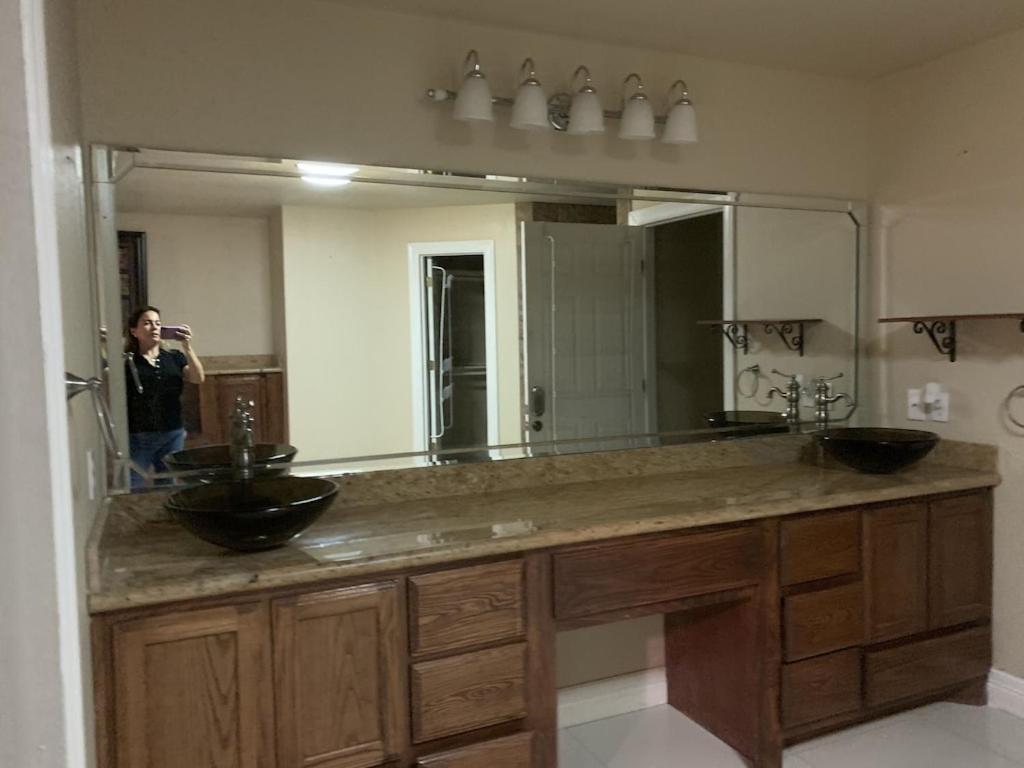 Brownsville Comfort 2 Bedroom 1 Bath , Spacious Kitchen And Outdoor Home Eksteriør bilde